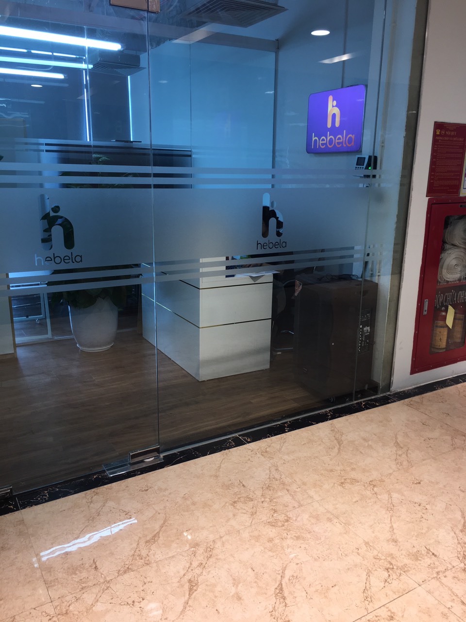 Mẫu decal dán kính mờ 10