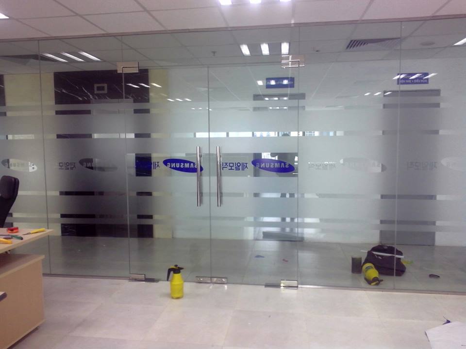 Mẫu decal dán kính mờ 21