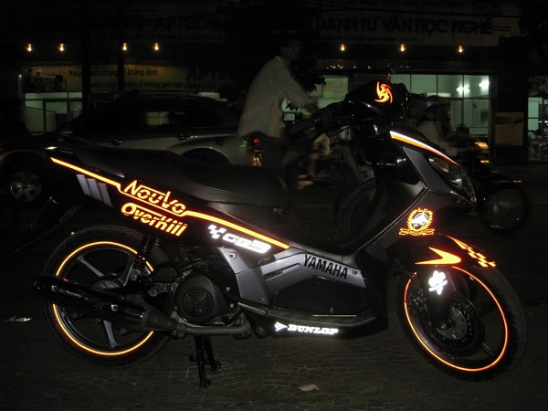 decal phản quang xe máy